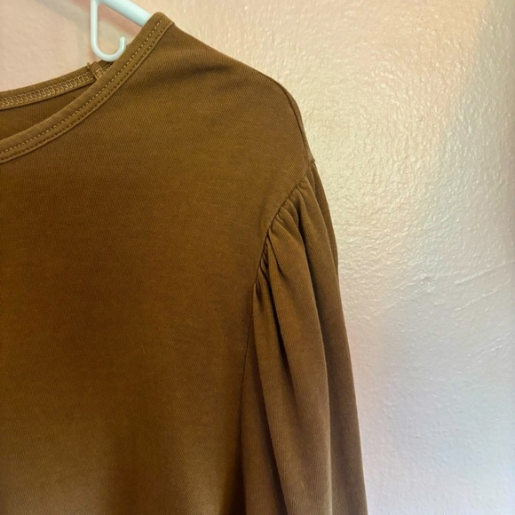 Old Navy Woman’s 2X EveryWear Puff Sleeve Top In Spiced Saffron - Picture 4 of 5
